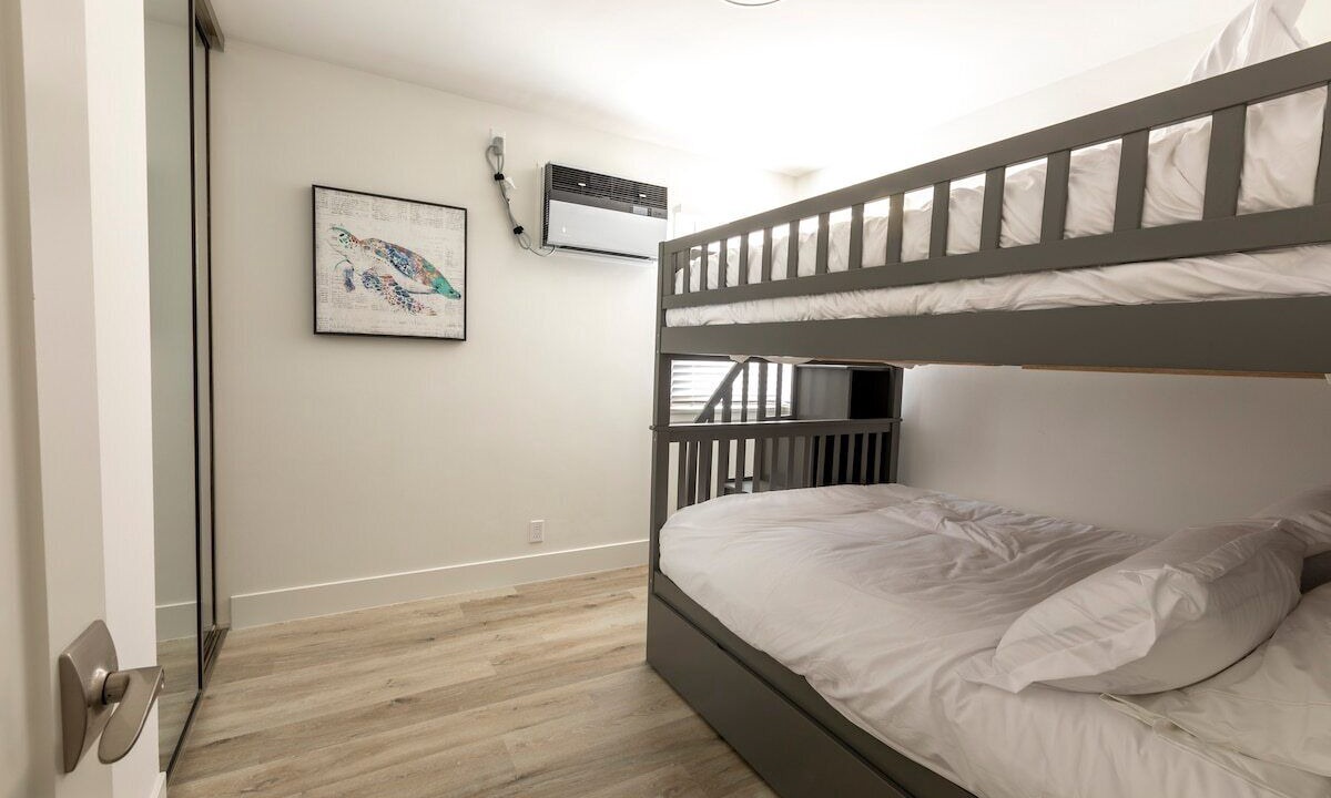 Photo of Bedroom in Corona del Mar