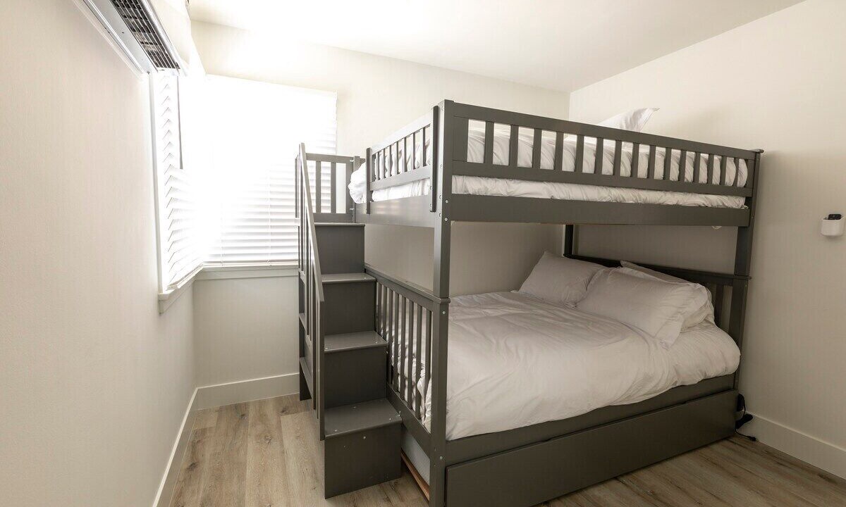 Photo of Bedroom in Corona del Mar