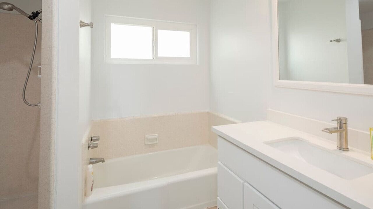 Photo of Bathroom in Marina Peninsula
