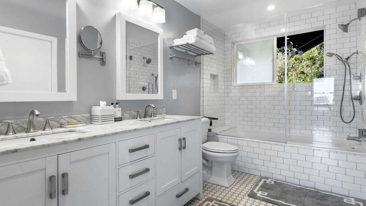 Photo of Bathroom in Pacific Palisades