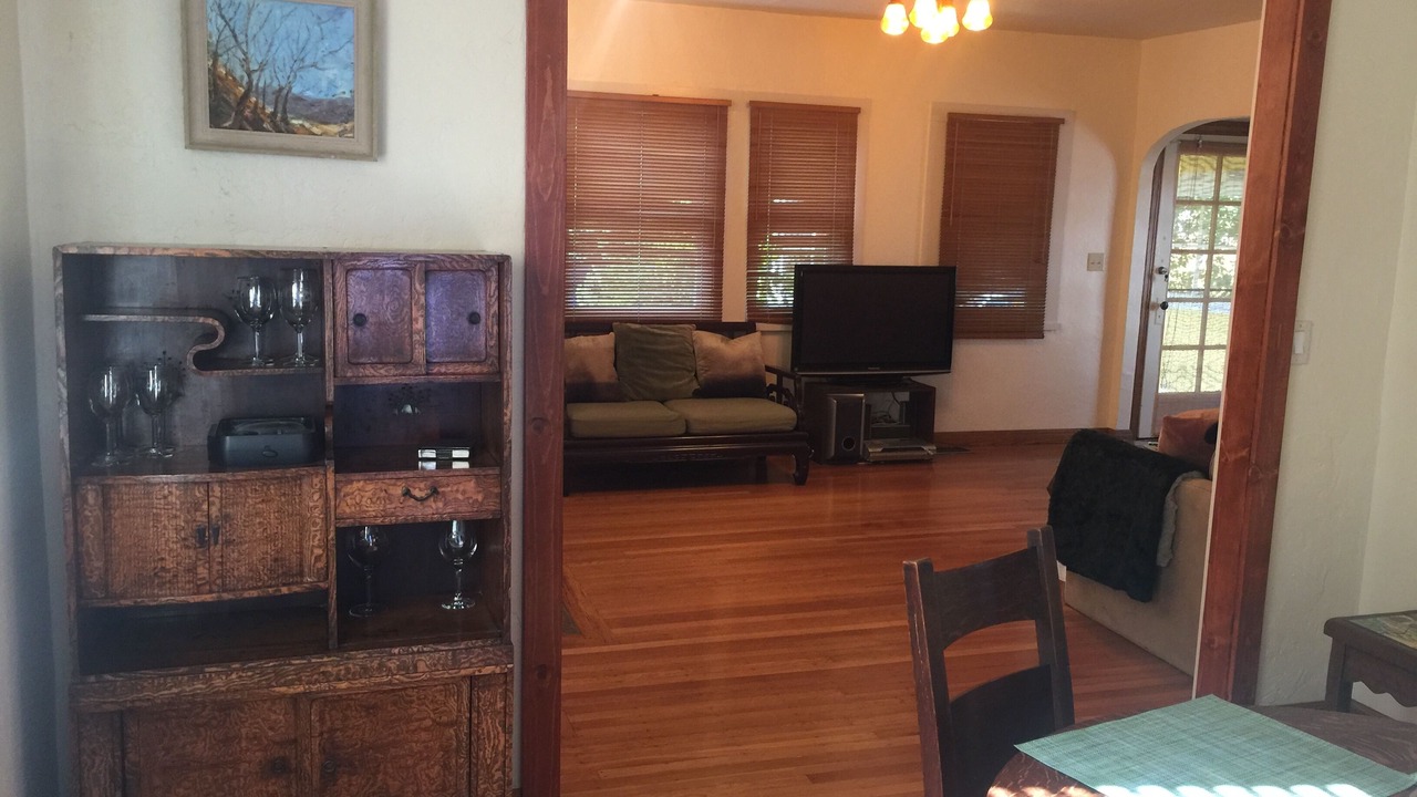Photo of Bedroom in Piedmont Avenue
