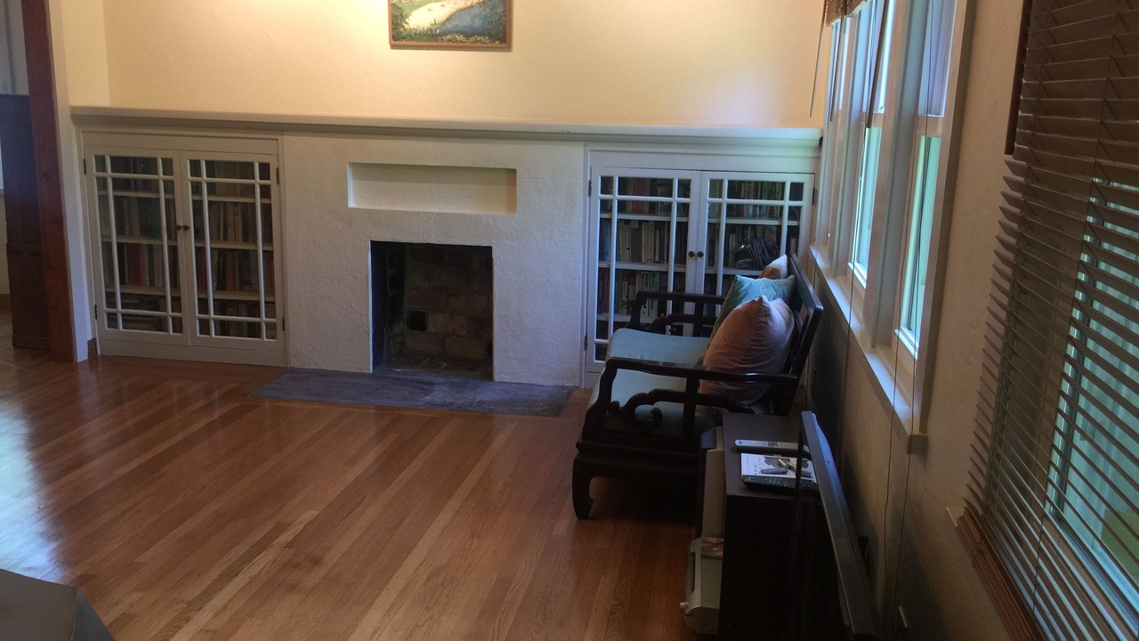 Photo of Bedroom in Piedmont Avenue