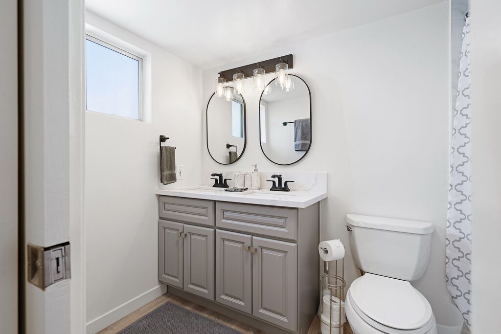 Photo of Bathroom in South Mission Beach