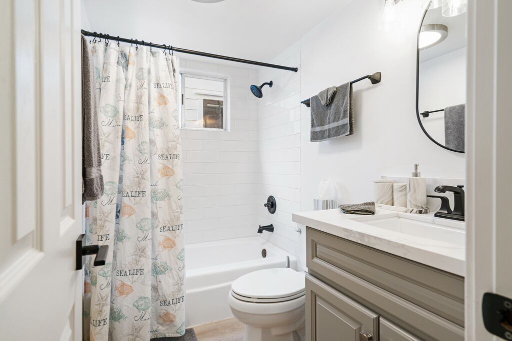 Photo of Bathroom in South Mission Beach