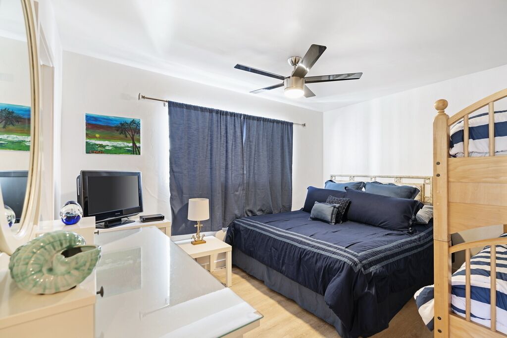 Photo of Bedroom in South Mission Beach