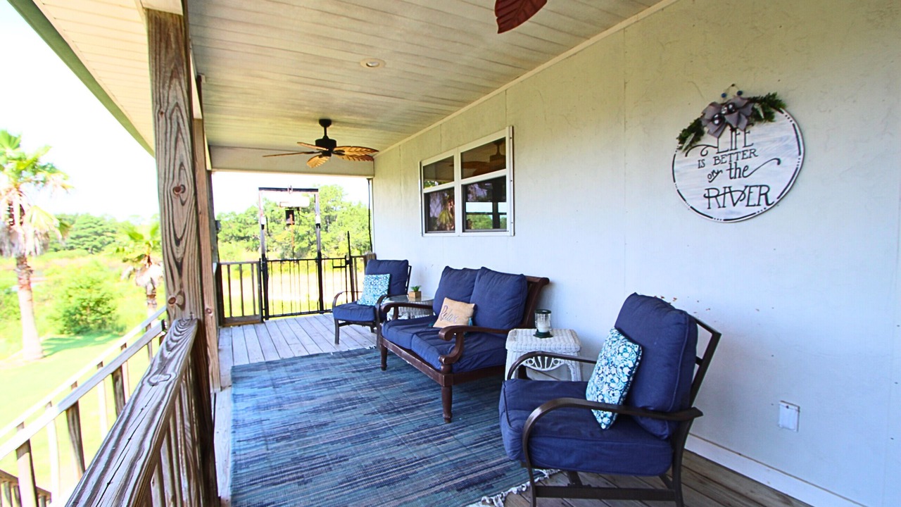 Photo of Patio Balcony in Shoreline Park