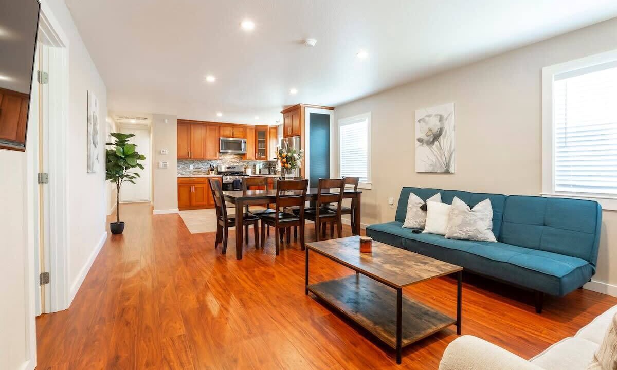 Photo of Livingroom in Northside