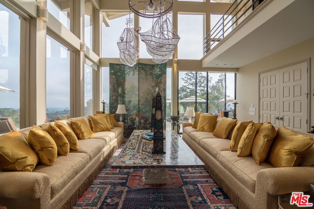 Photo of Others in Bel Air