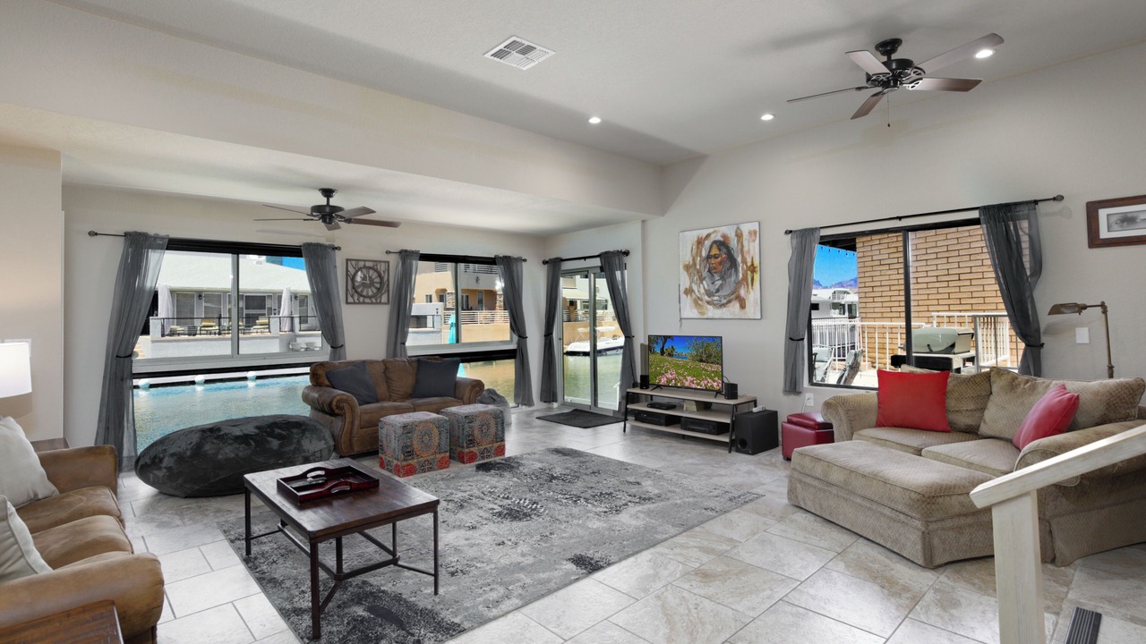 Photo of Livingroom in Moovalya Keys