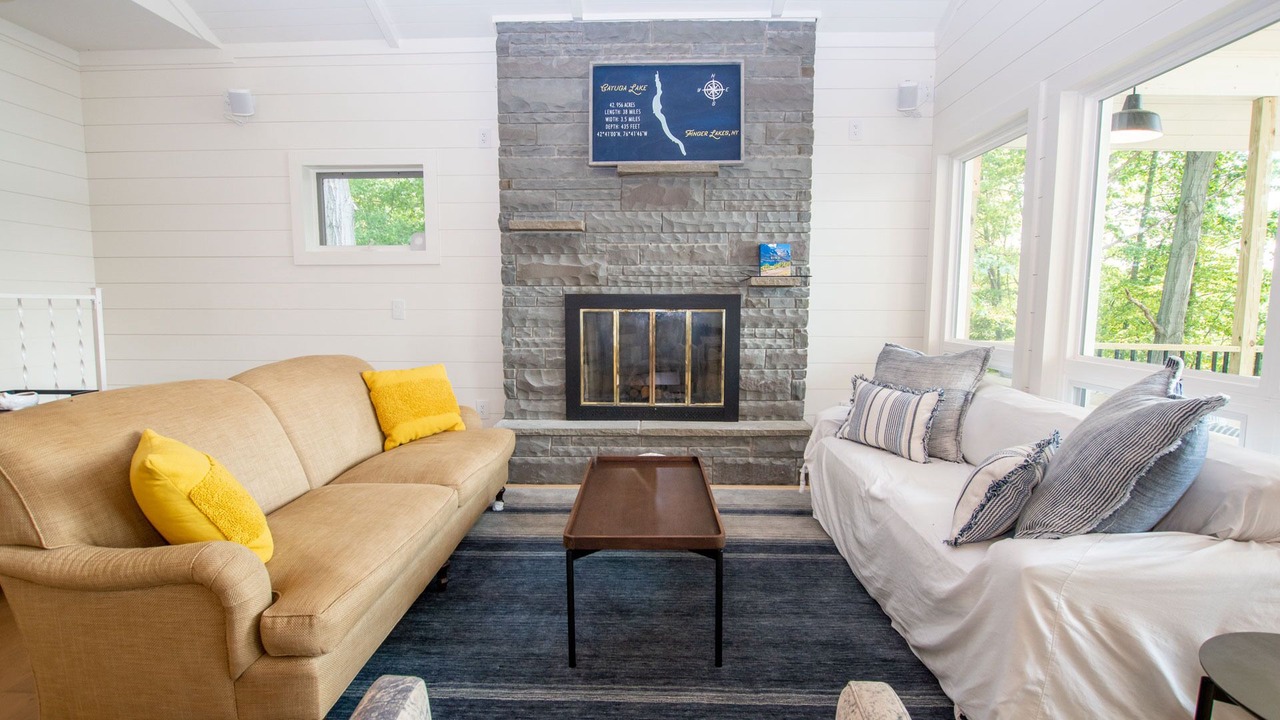 Photo of Livingroom in Lansing