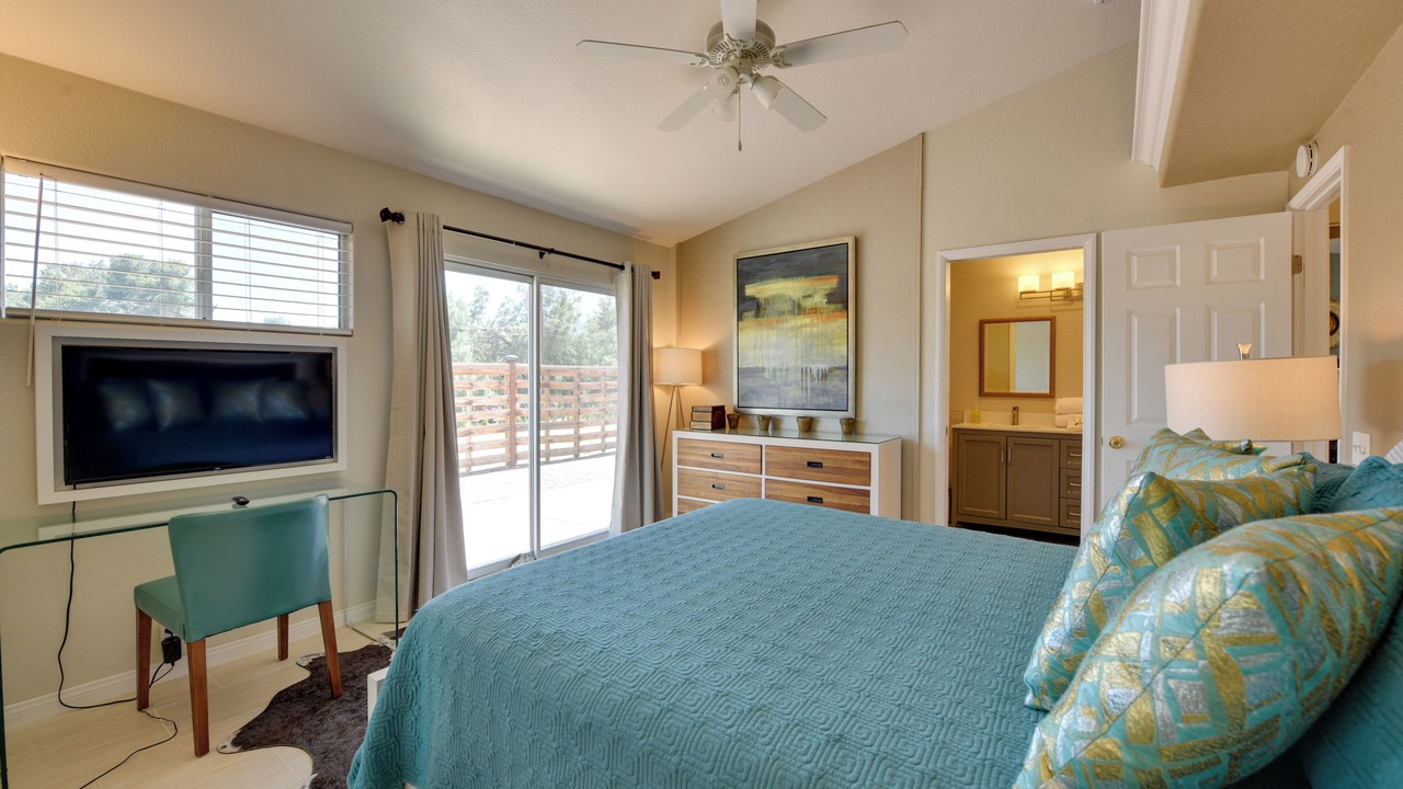 Photo of Bedroom in Morongo Valley