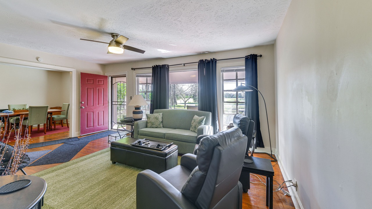 Photo of Livingroom in Tuskegee
