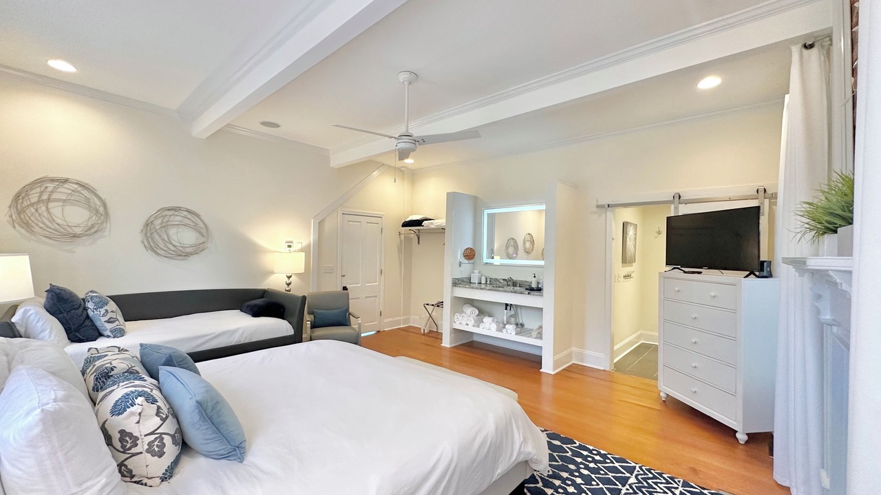Photo of Bedroom in Cedar Bluff