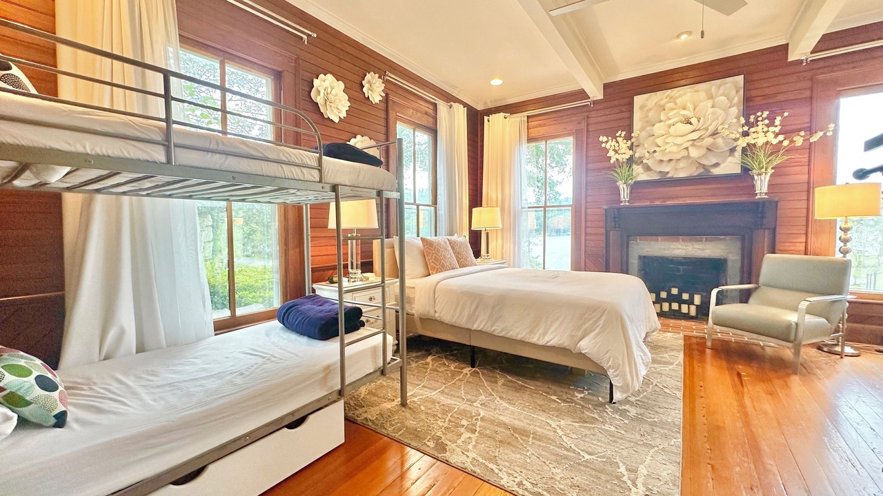Photo of Bedroom in Cedar Bluff