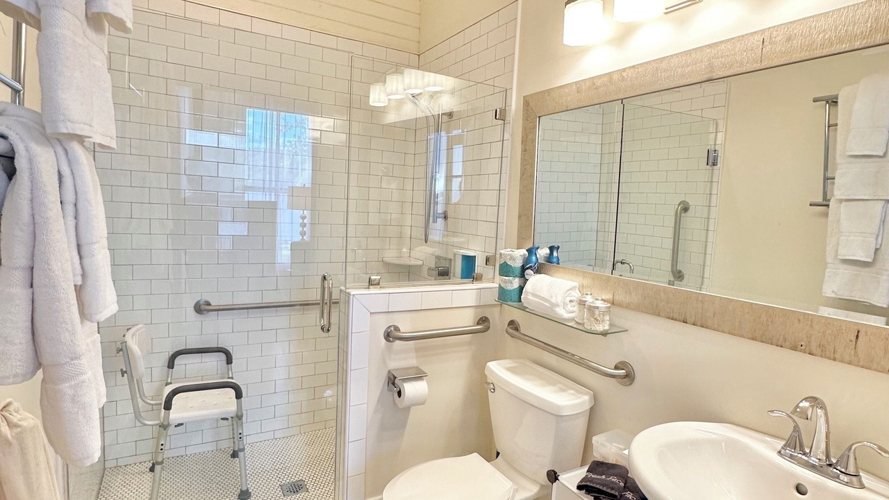 Photo of Bathroom in Cedar Bluff