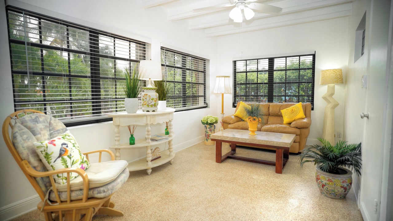 Photo of Livingroom in Lauderdale Beach