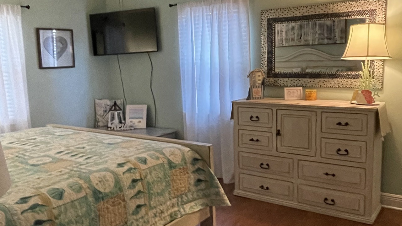 Photo of Bedroom in Foley