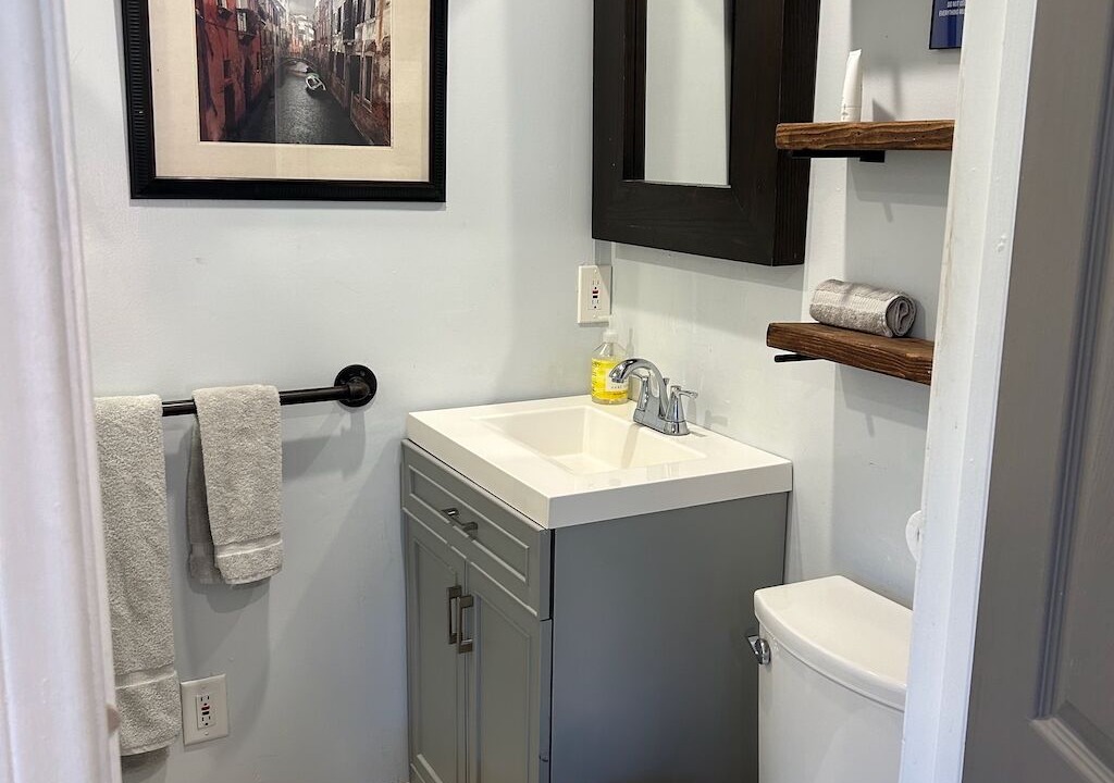 Photo of Bathroom in Thousand Oaks