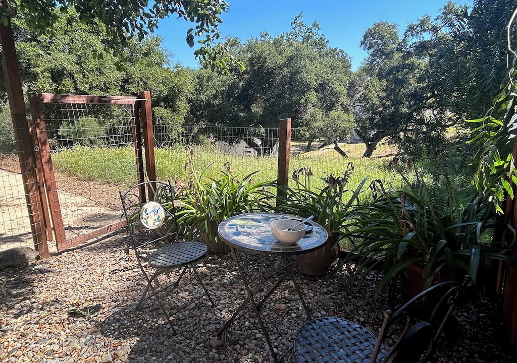 Photo of Patio Balcony in Thousand Oaks
