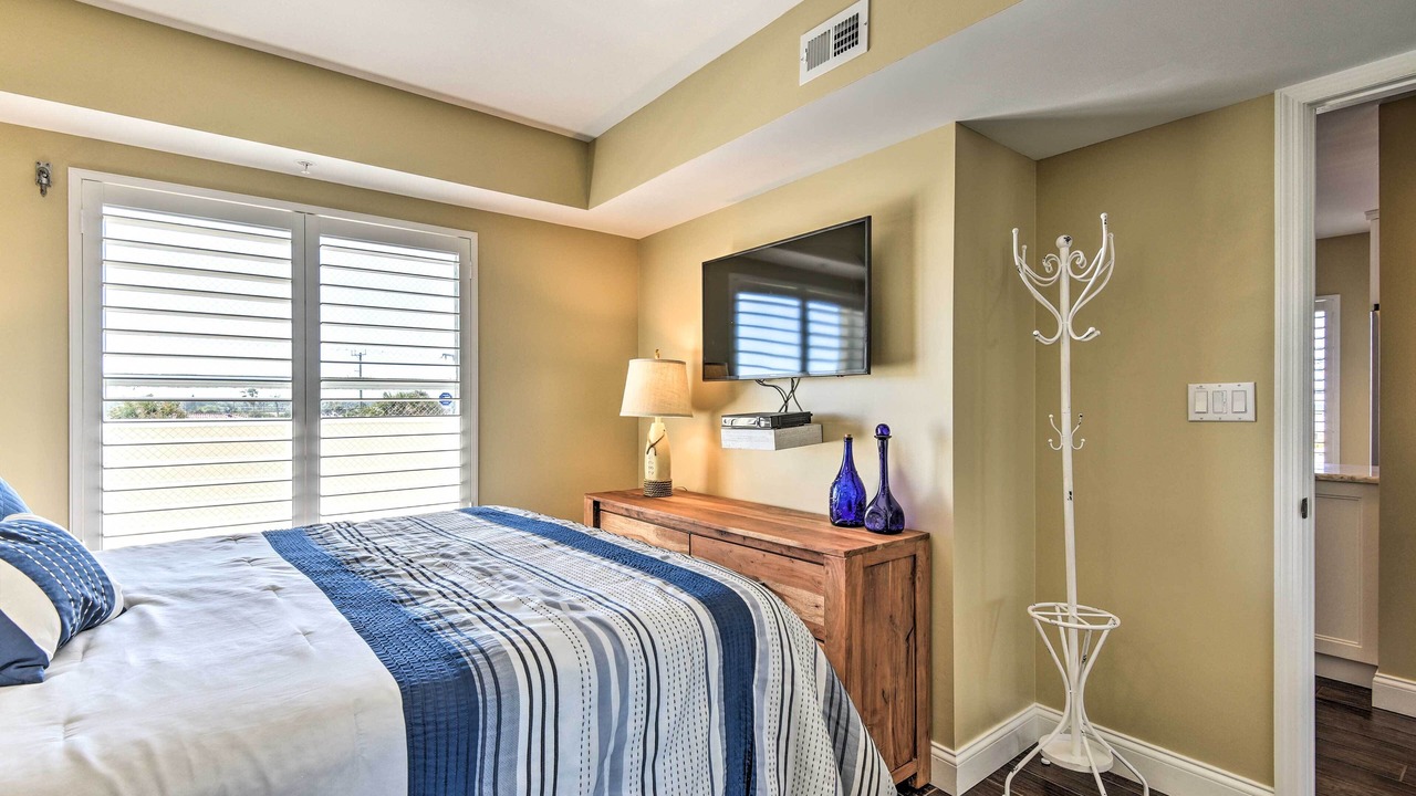 Photo of Bedroom in Seawinds Condo