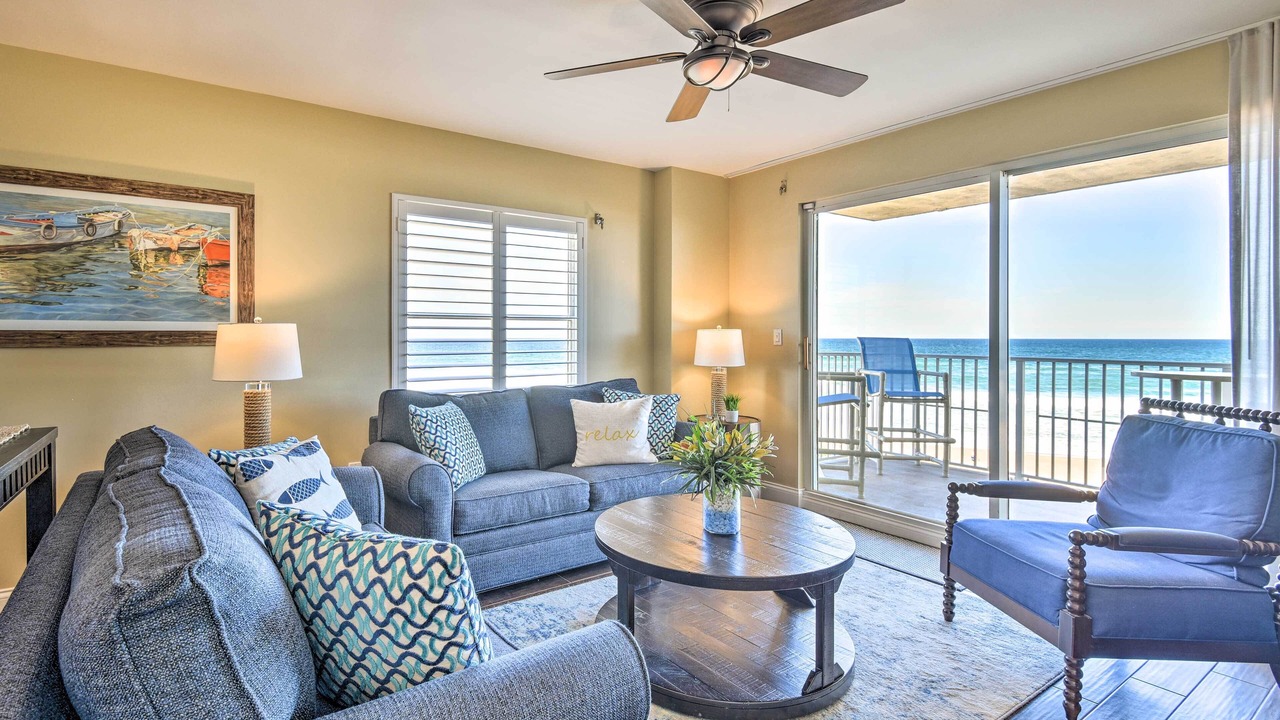 Photo of Livingroom in Seawinds Condo