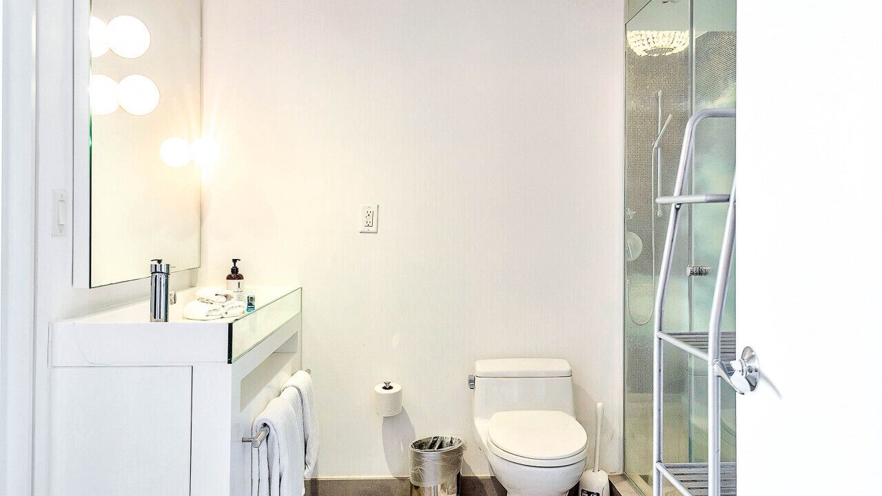 Photo of Bathroom in West Avenue