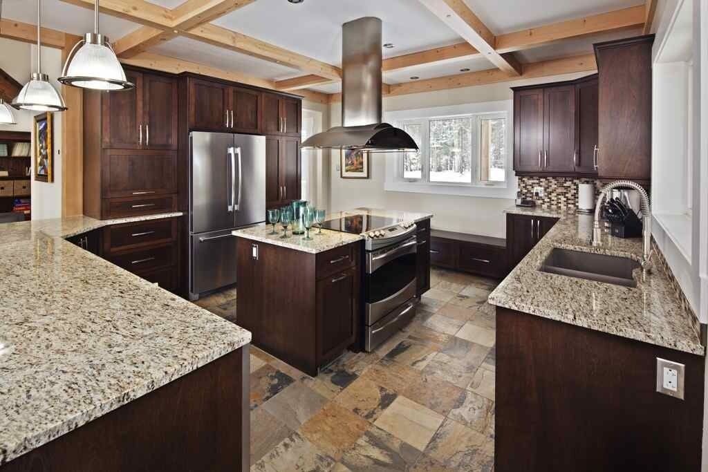 Photo of Kitchen in Petite-Riviere-Saint-Francois