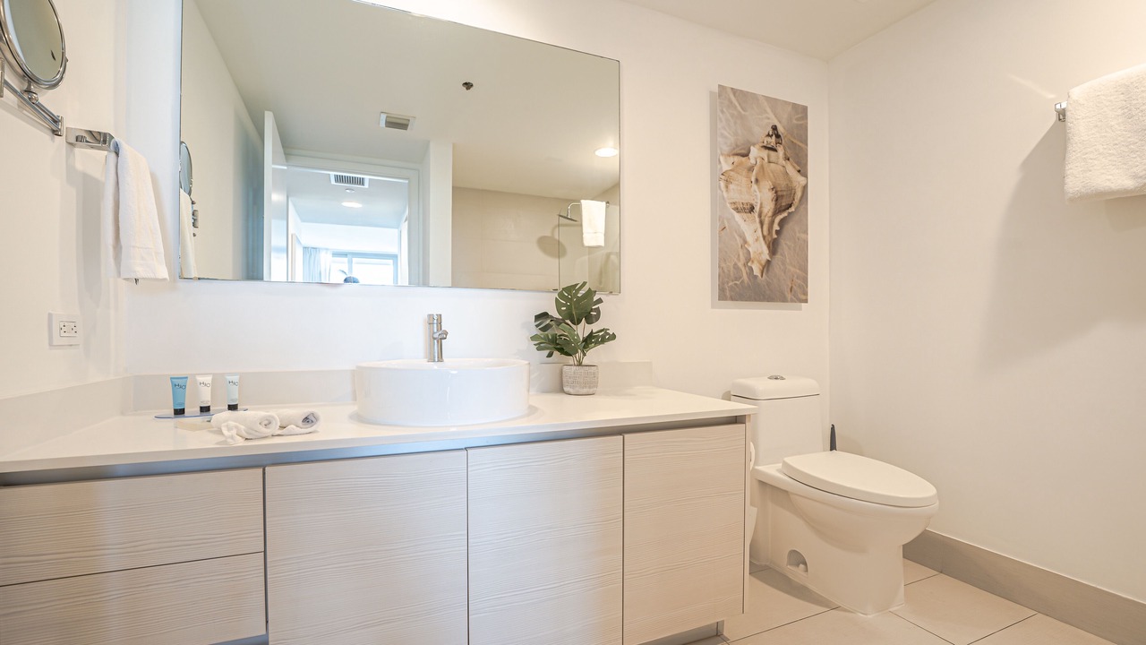 Photo of Bathroom in Hallandale Beach