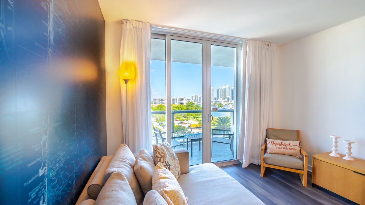 Photo of Livingroom in Hallandale Beach