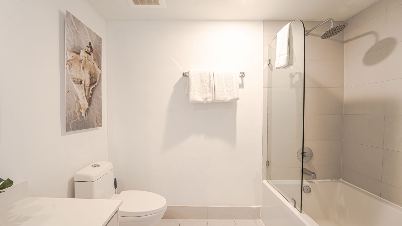 Photo of Bathroom in Hallandale Beach