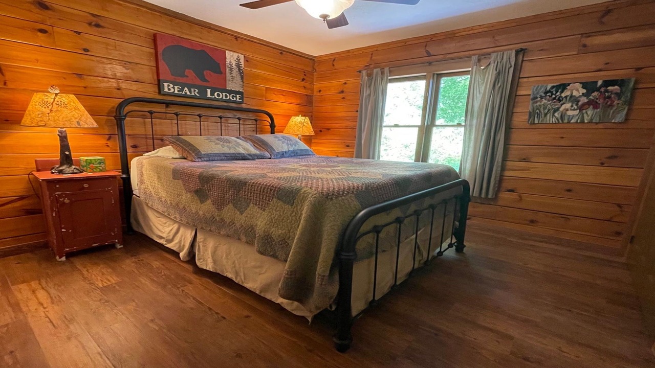 Photo of Bedroom in Maggie Valley