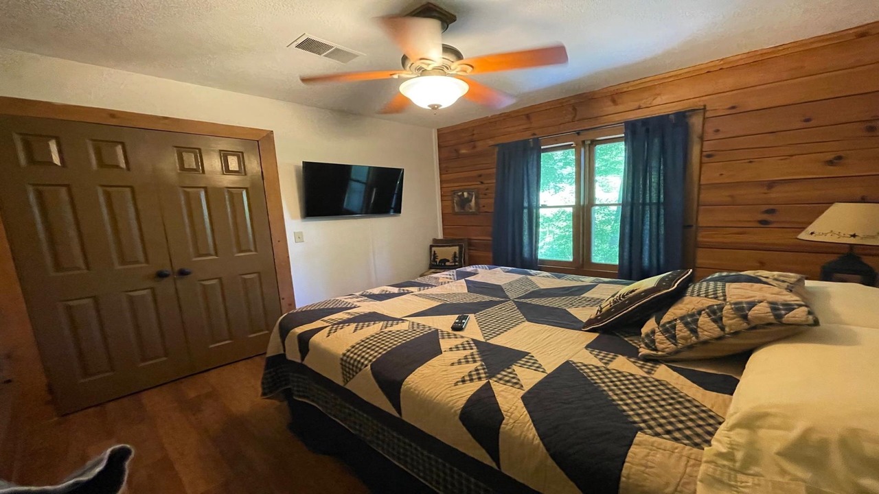 Photo of Bedroom in Maggie Valley