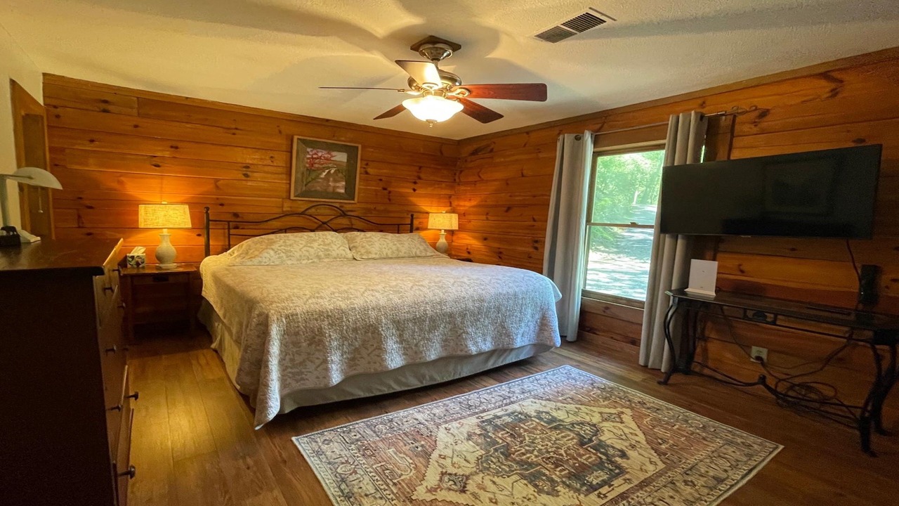 Photo of Bedroom in Maggie Valley