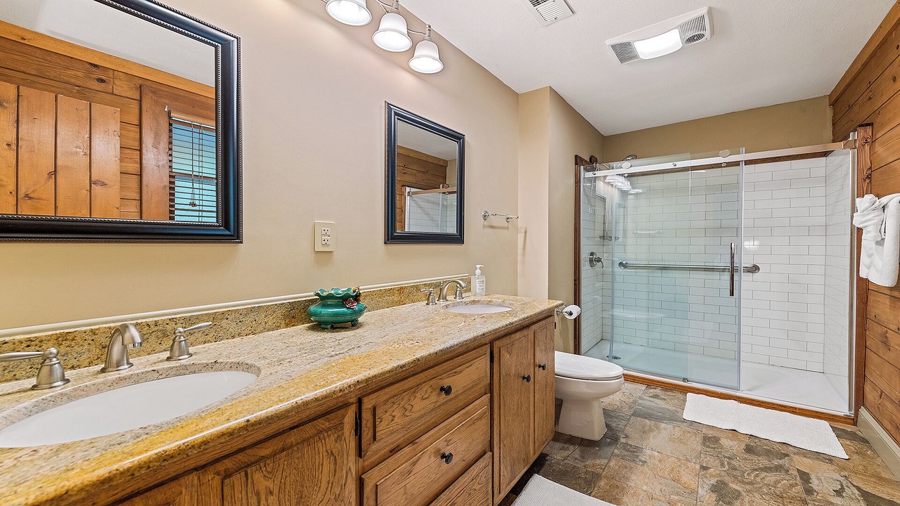Photo of Bathroom in Maggie Valley
