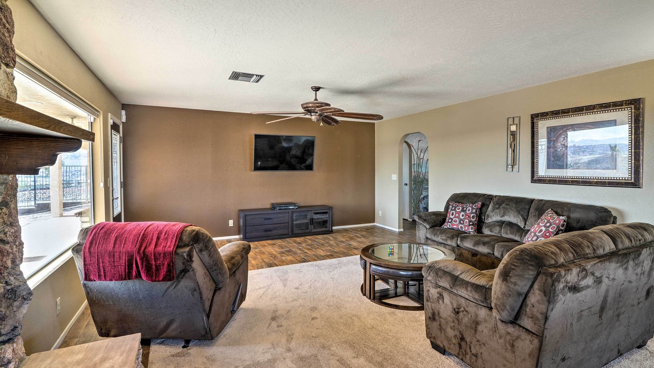 Photo of Livingroom in Sunridge Estates