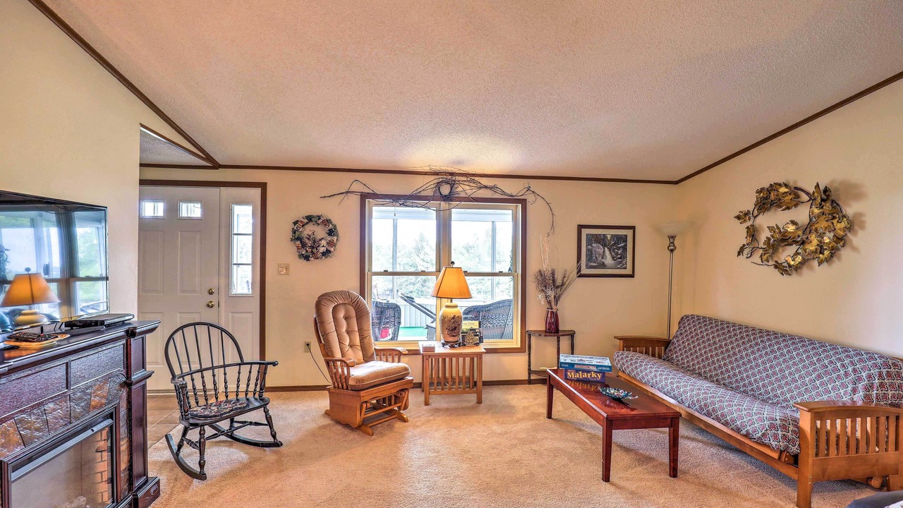Photo of Livingroom in Himrod