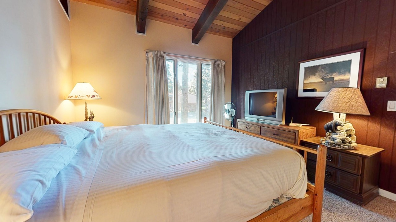 Photo of Bedroom in Mammoth Lakes