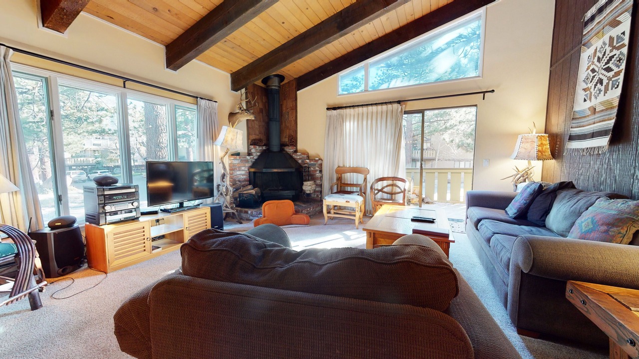 Photo of Livingroom in Mammoth Lakes