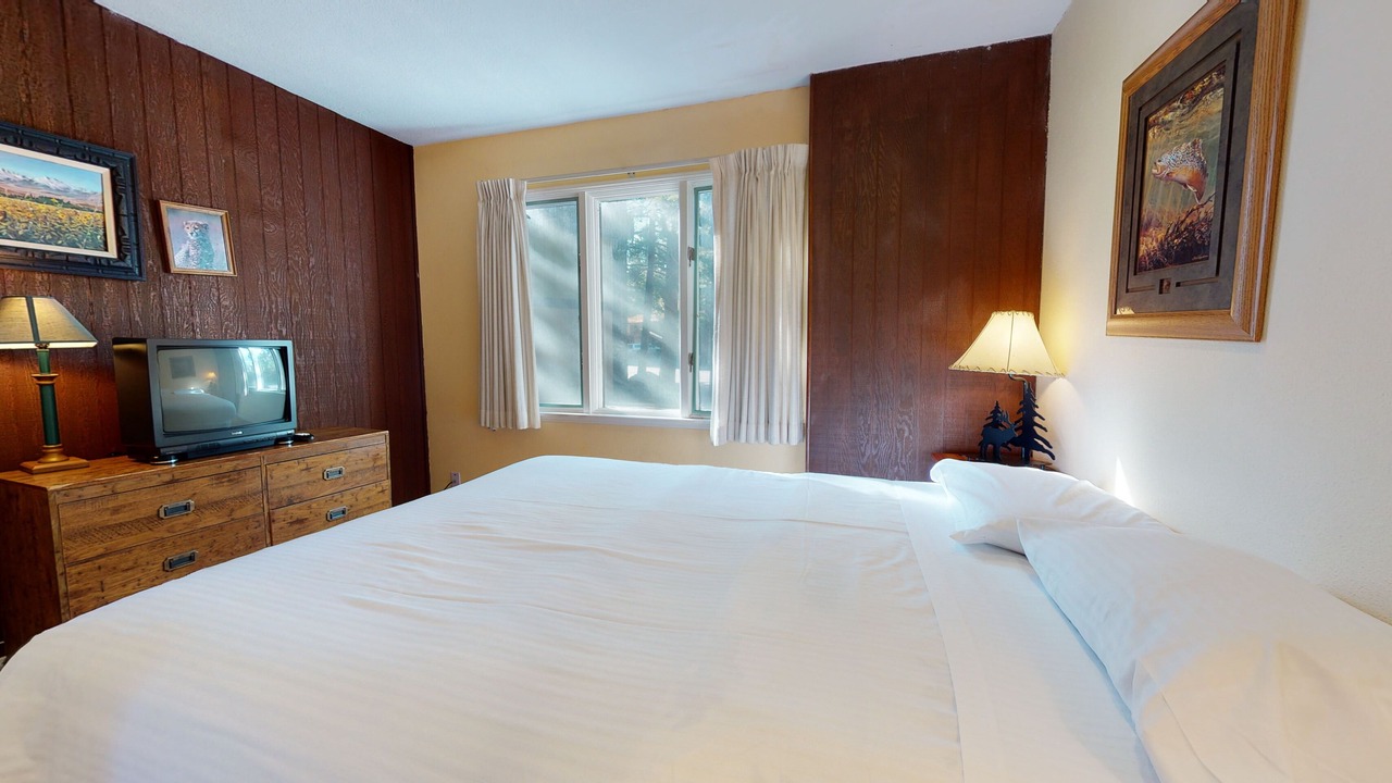 Photo of Bedroom in Mammoth Lakes