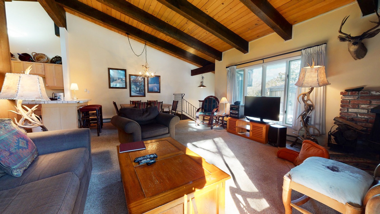 Photo of Livingroom in Mammoth Lakes