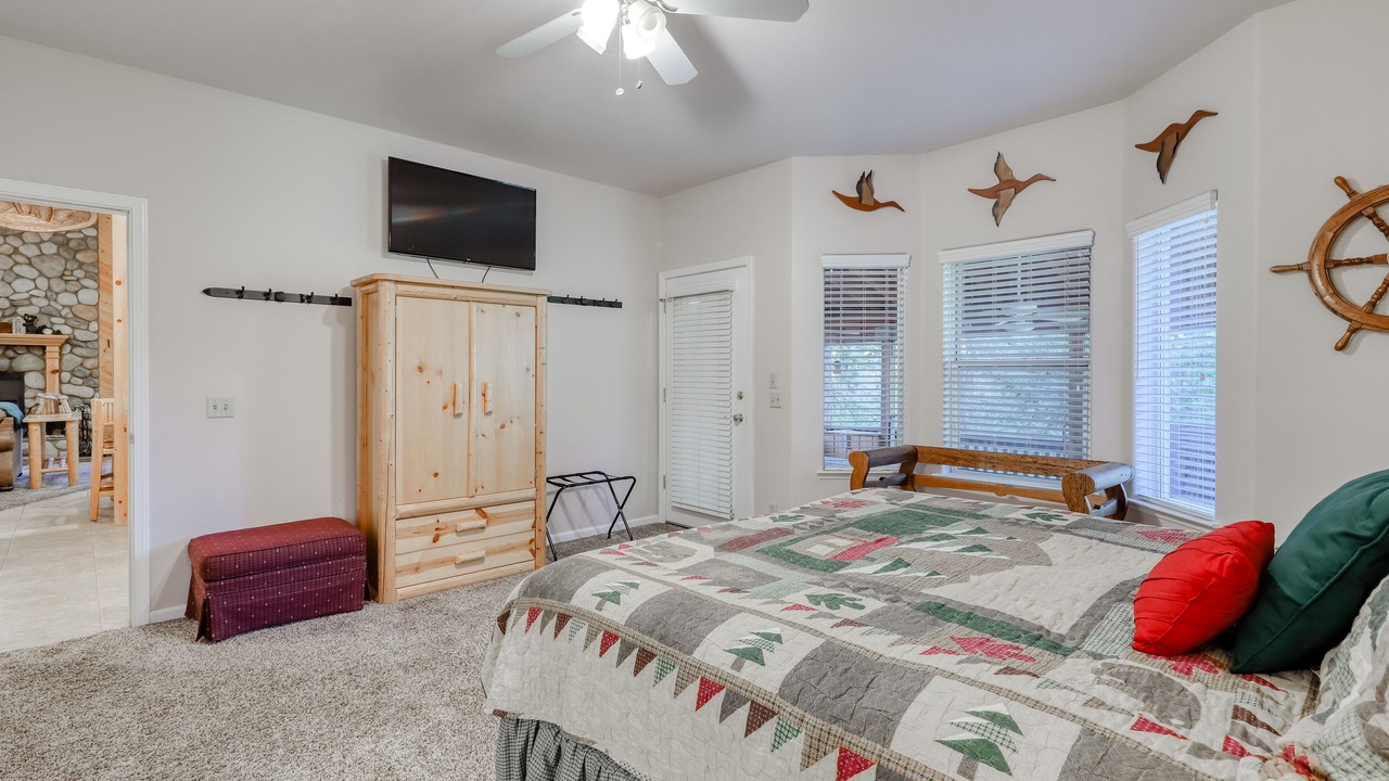 Photo of Bedroom in Shaver Lake