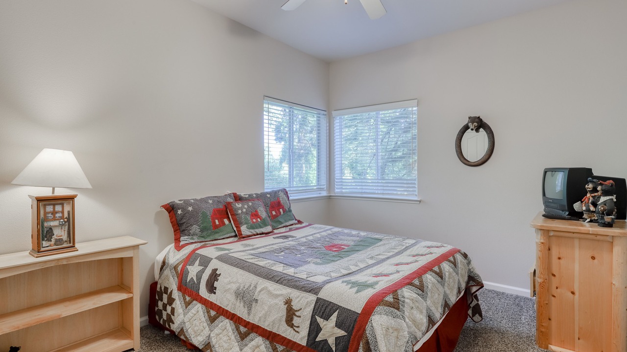 Photo of Bedroom in Shaver Lake
