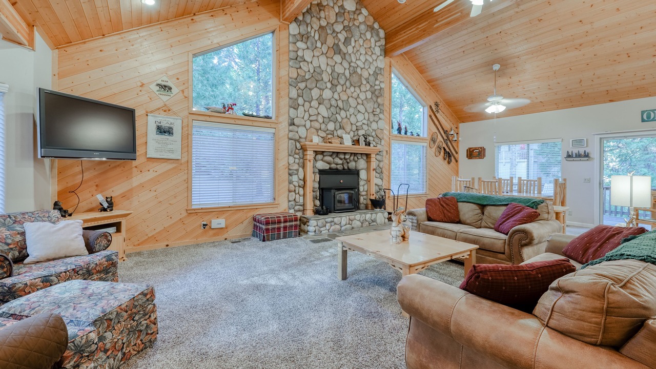 Photo of Livingroom in Shaver Lake