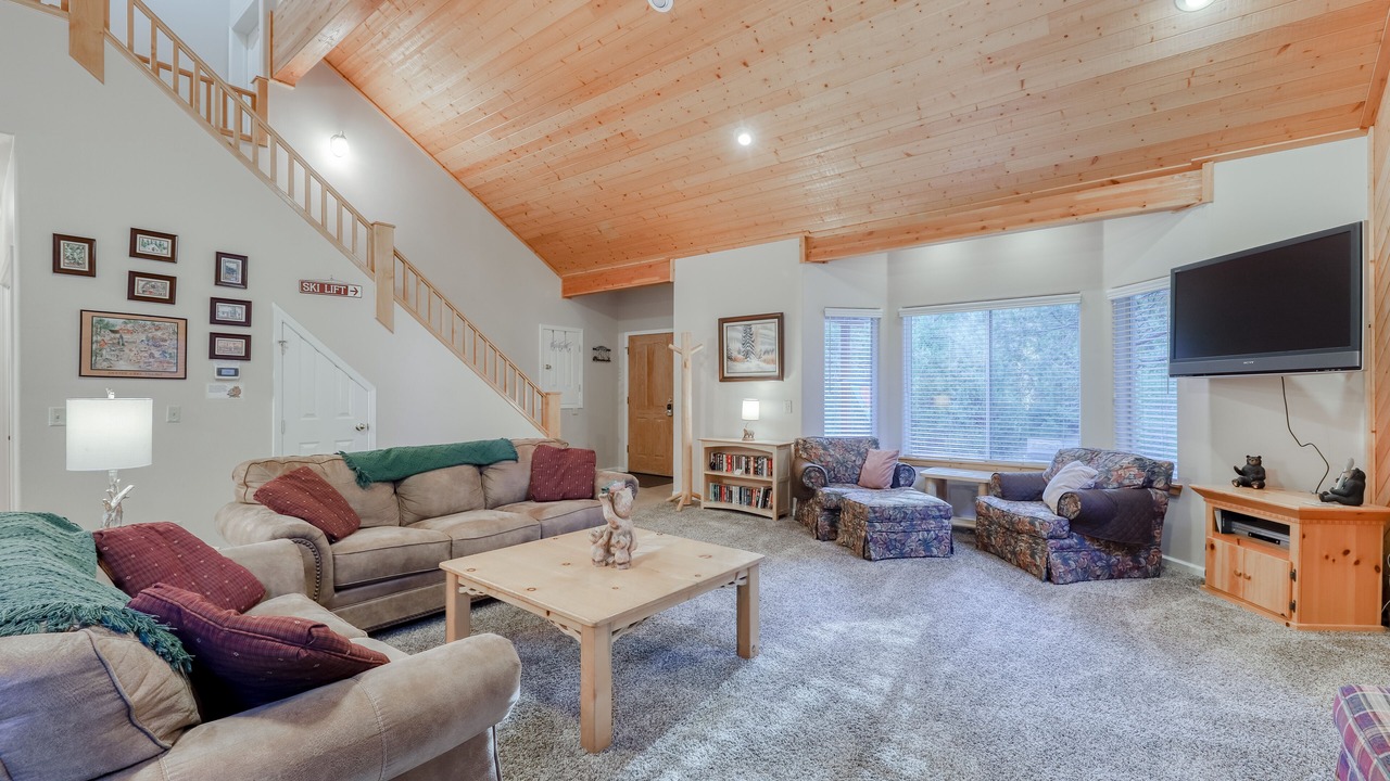 Photo of Livingroom in Shaver Lake