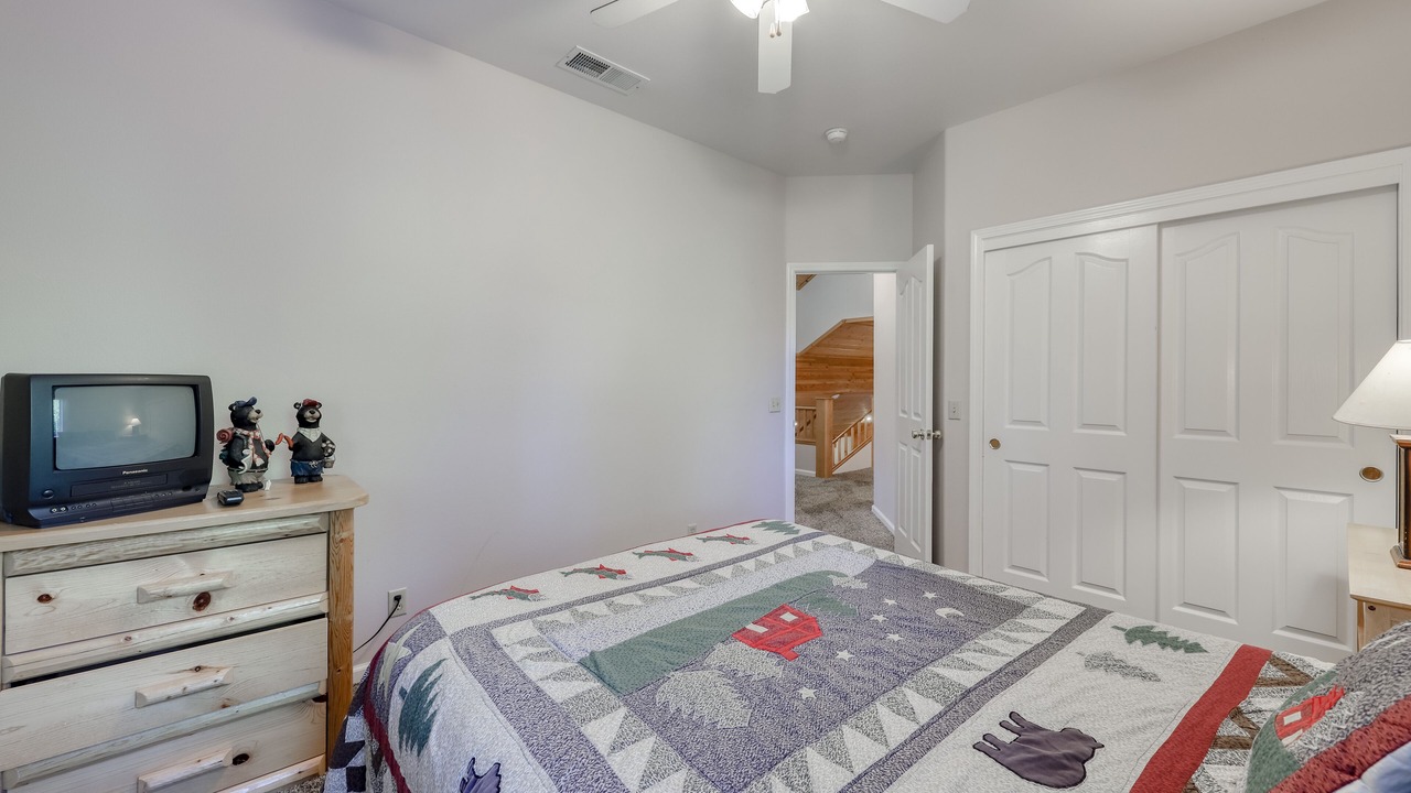 Photo of Bedroom in Shaver Lake