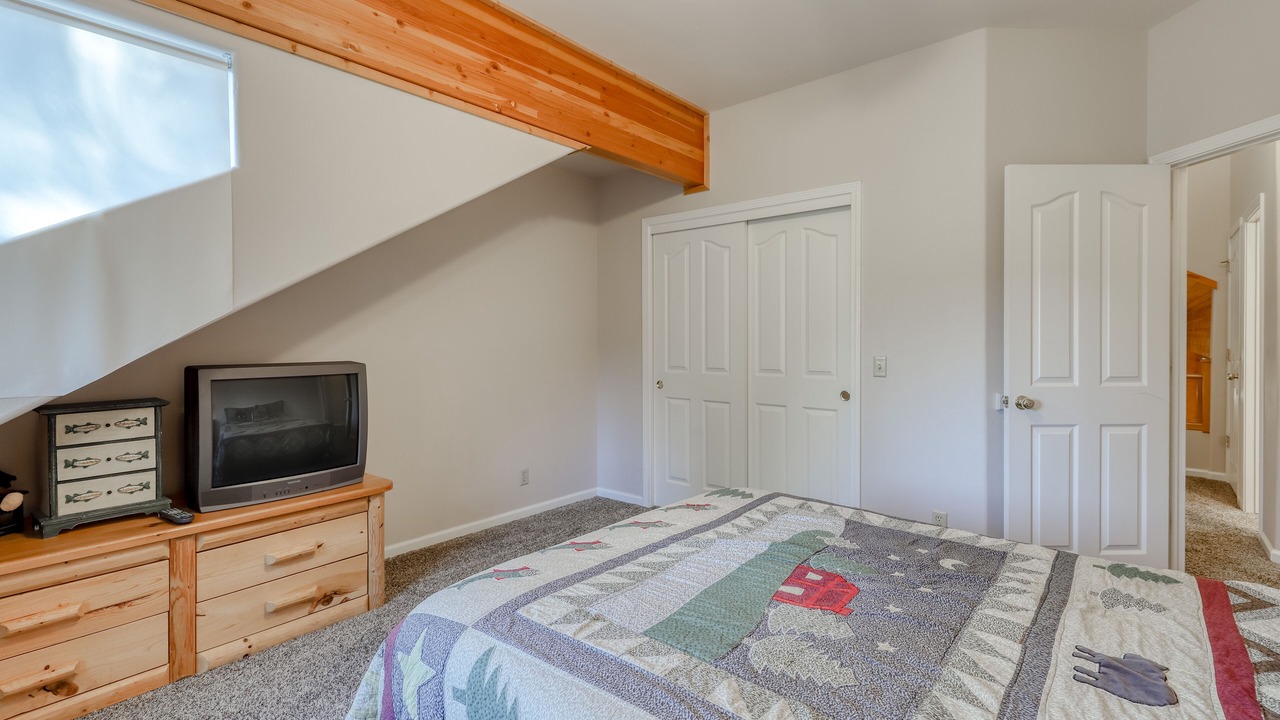 Photo of Bedroom in Shaver Lake