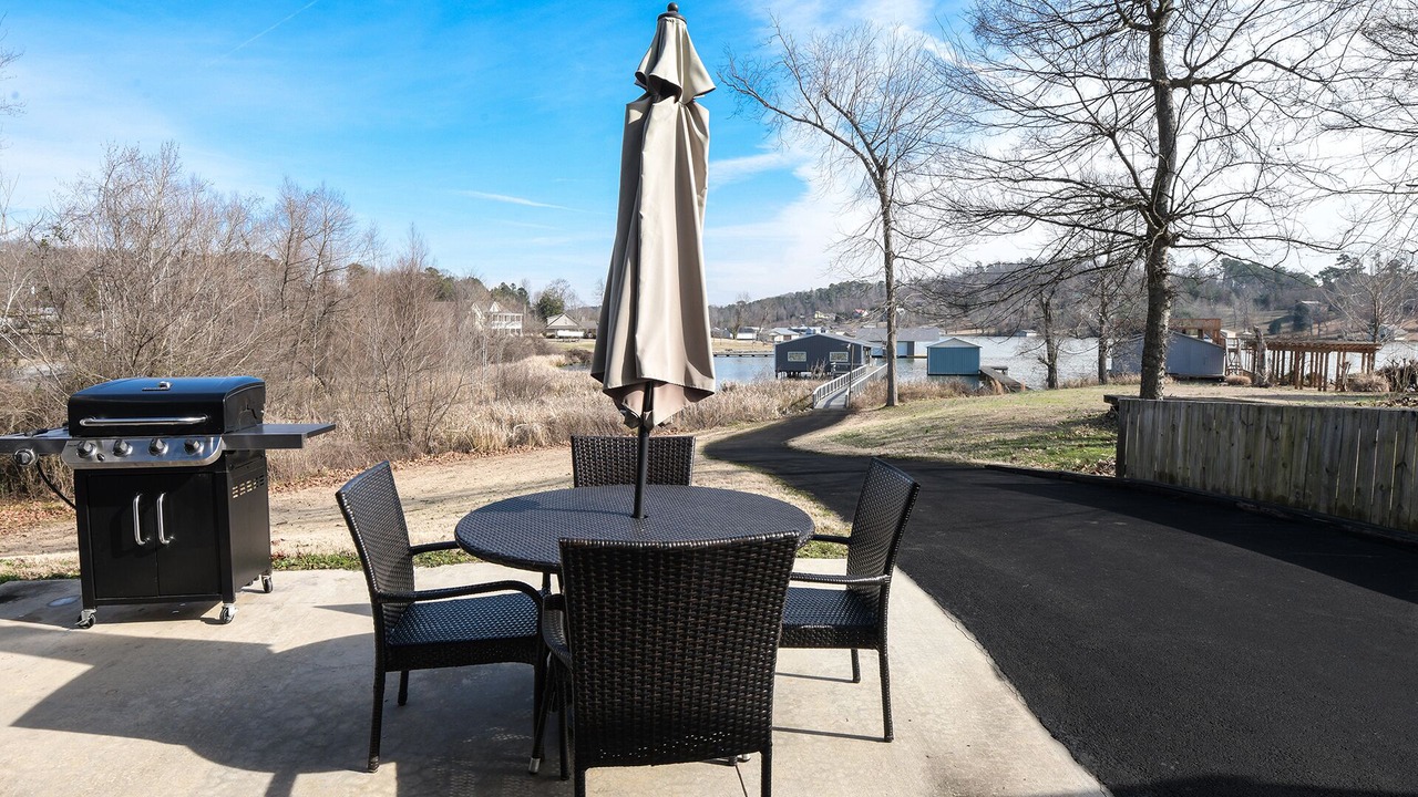 Photo of Outdoor in Groveoak
