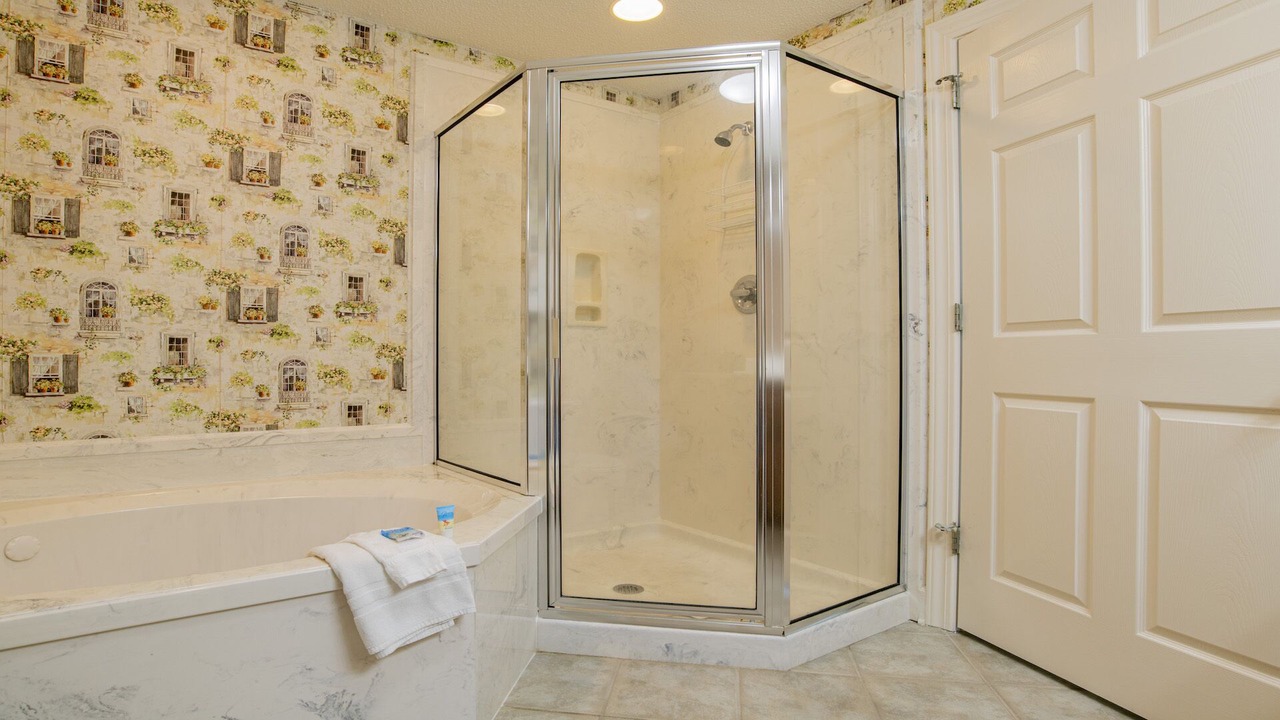 Photo of Bathroom in Orange Beach