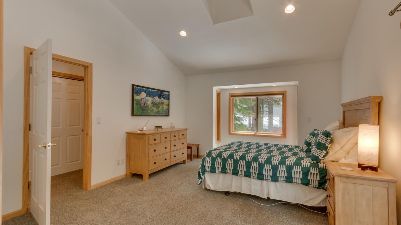Photo of Bedroom in Tahoma