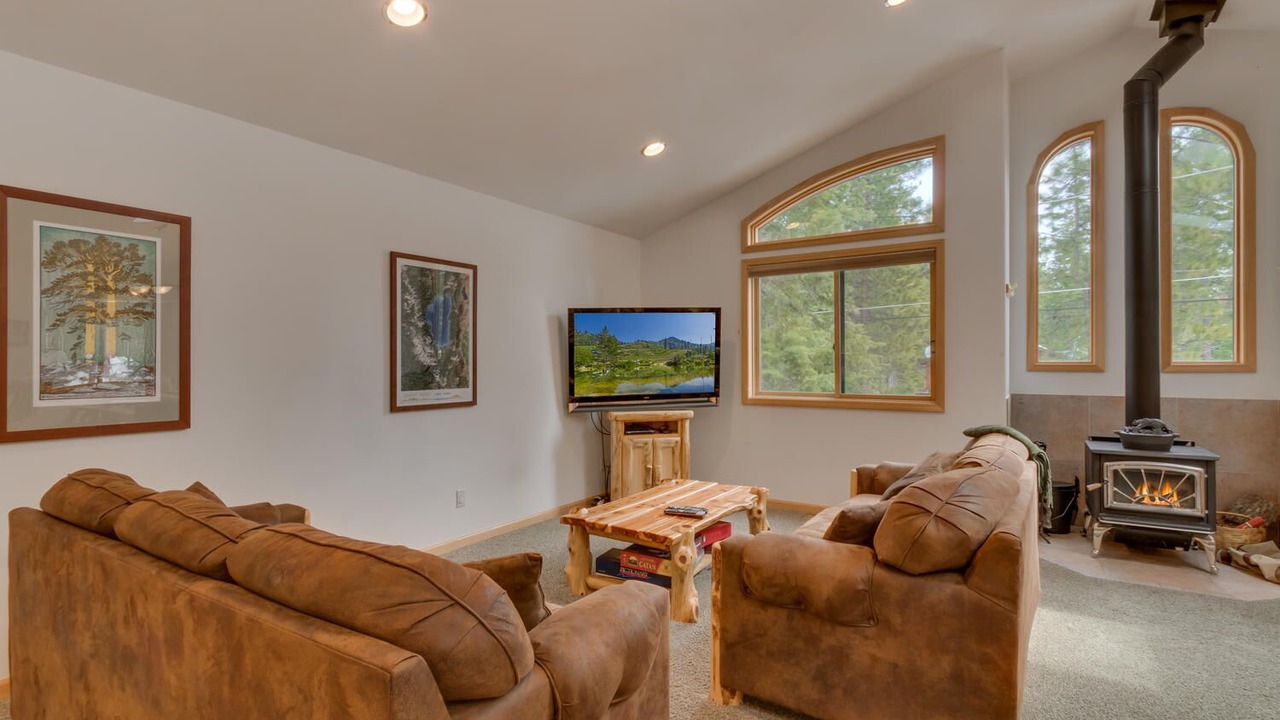 Photo of Livingroom in Tahoma